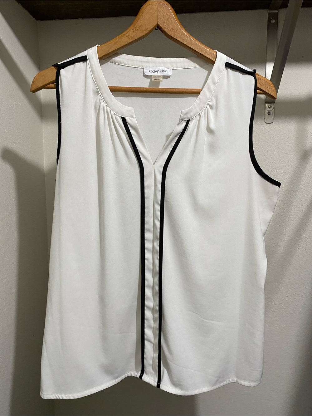 Sleeveless White Calvin Klein Blouse